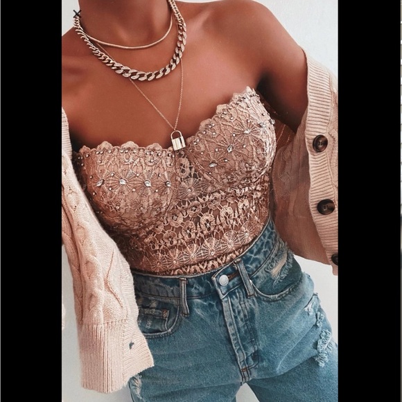 Reigning Lace Bustier Corset - Picture 5 of 8